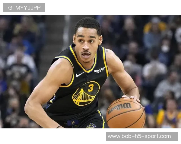 普尔替补表现惊艳22分钟内11投7中斩获21分三分球命中率高达75