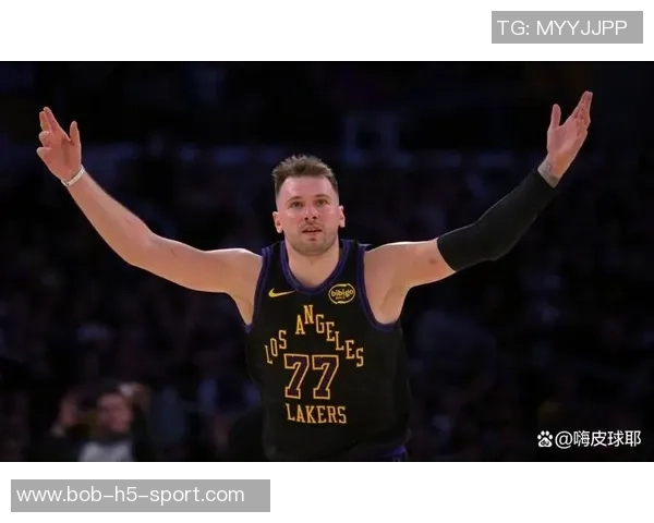 东契奇情绪失控频频抱怨裁判影响球队表现引发美媒强烈批评